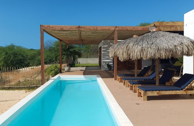 Vila Kalani - Surrounded by nature with private beach