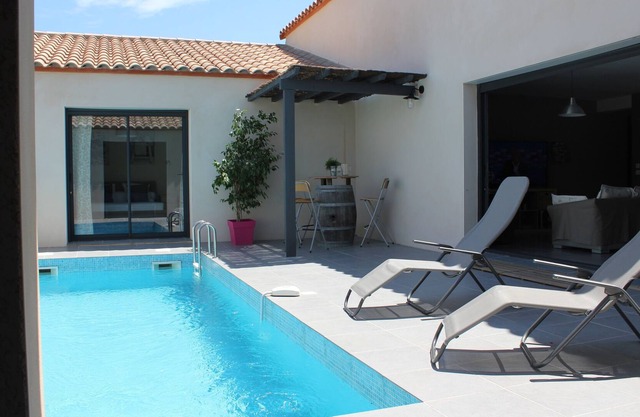VILLA 4 * with its 2 indoor and outdoor swimming pools