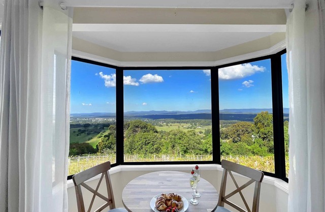 Villa 5 @ Bimbadeen Estate - Spa studio for 2 - Enjoy the best views in the valley