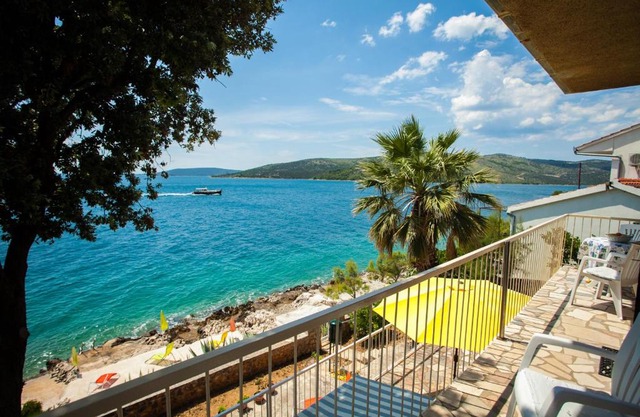 Villa Amarela