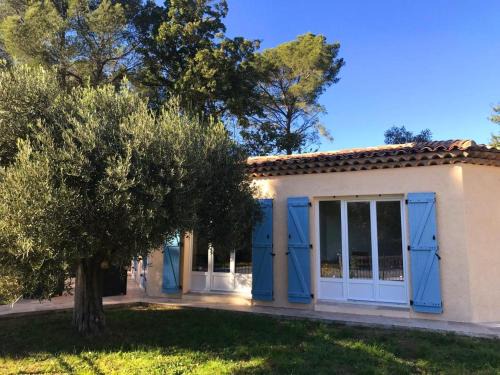 Villa "belles feuilles" avec piscine et tennis