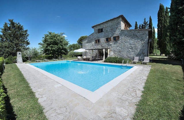 Villa Biancofiore: A characteristic and welcoming three-story ancient tuscan country house situated in the heart of the Tuscan countryside, with Free WI-FI.