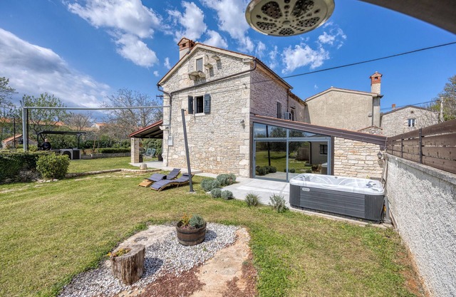 Villa Capadinka with Whirlpool, Barban, Croatia