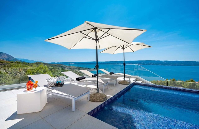 Villa Chameleon with Pool