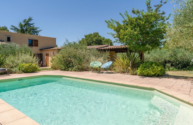 Villa 'Chéri' with Shared Pool, Wi-Fi and Air Conditioning