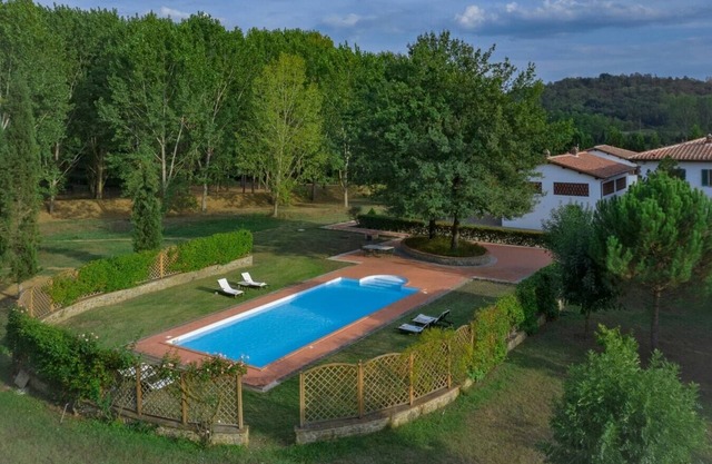 Villa Eama - Tuscan Villa with Private Pool