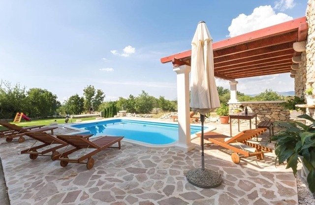 Villa Ivy with perfect privacy, pool, sauna, jacuzzi