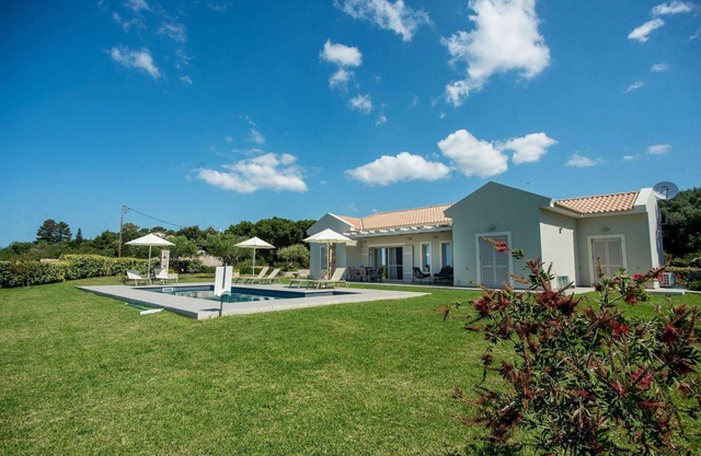 Villa La Vie - Three Bedroom Villa, Sleeps 6