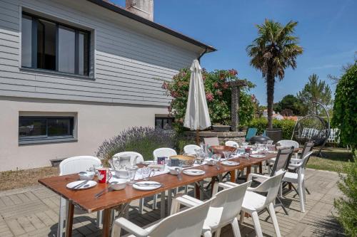 Villa pour 15 à 700m de la plage