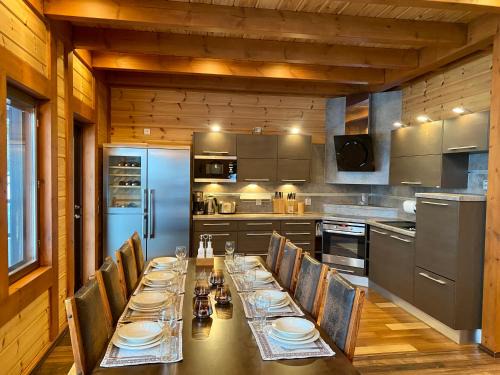 Villa Valkama with optional beach sauna + jacuzzi