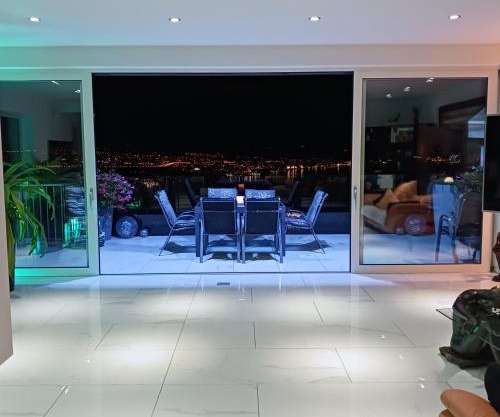 Villa White Pearl Diamond, Opatija mit Meerblick & Pool