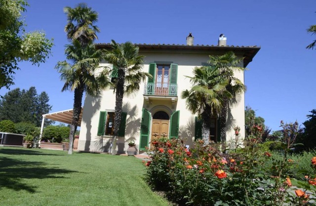 Villa with pool and Jacuzzi - Villa Le Facezie