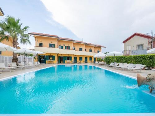 Villa with Pool in Paestum