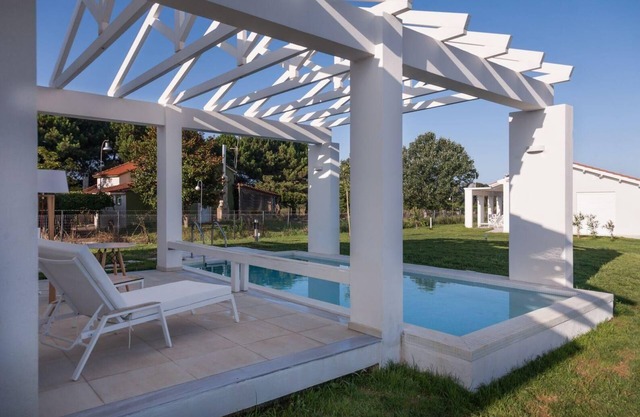 Villa with private pool 2-4 persons