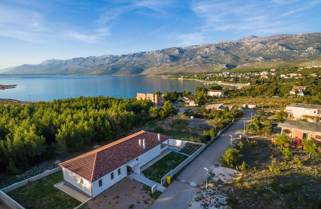Villa with swimming pool near the beach