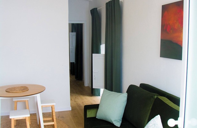 Village house with two apartments and shared patio -Casa da Oliveira