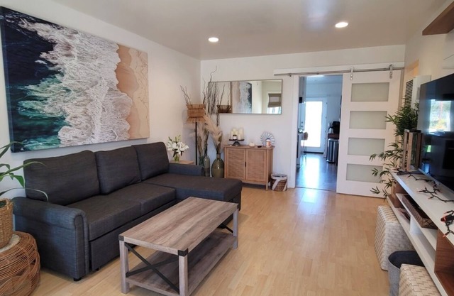 Walk to Beach - 2 bed/1 bath unit located in The Dunes