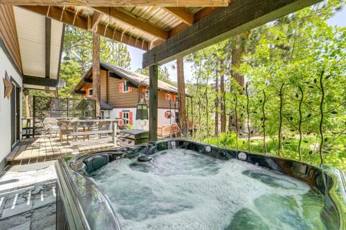 Walk to Diamond Peak Luxe Chalet with Mtn-View Deck