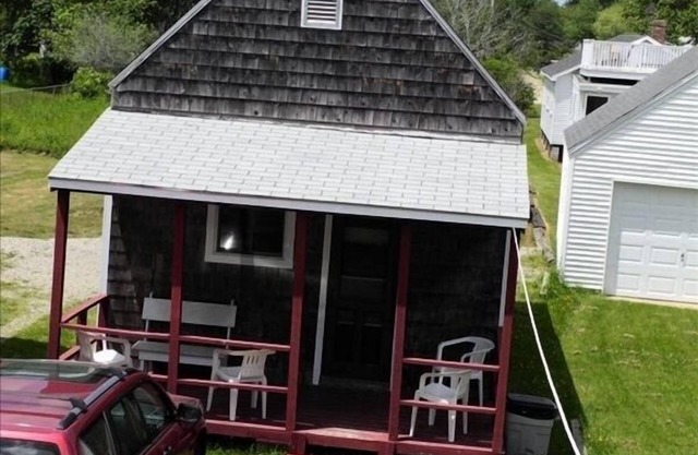 Walk up the Driveway to York's Long Sands Beach!