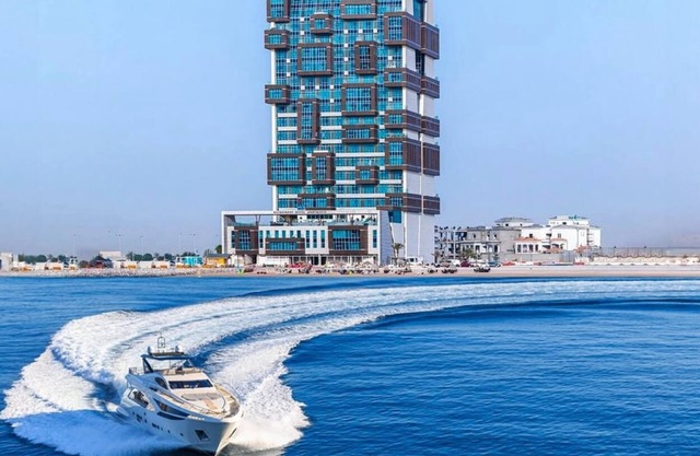 WATERFRONT HOTEL APARTMENT