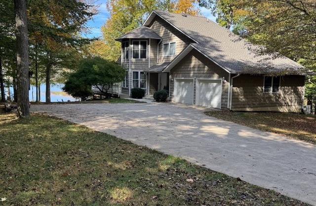 Waterfront Lake Anna Getaway - 3BR, 2.5BA w/Kayaks, Firepit, & Family Fun
