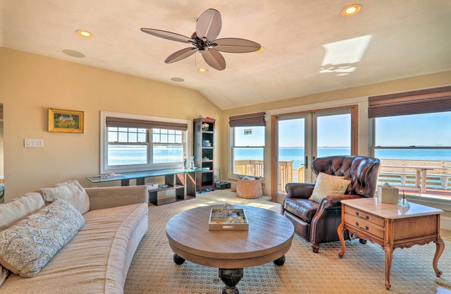 Waterfront Retreat w/Deck ~ 7 Mi to Boston!