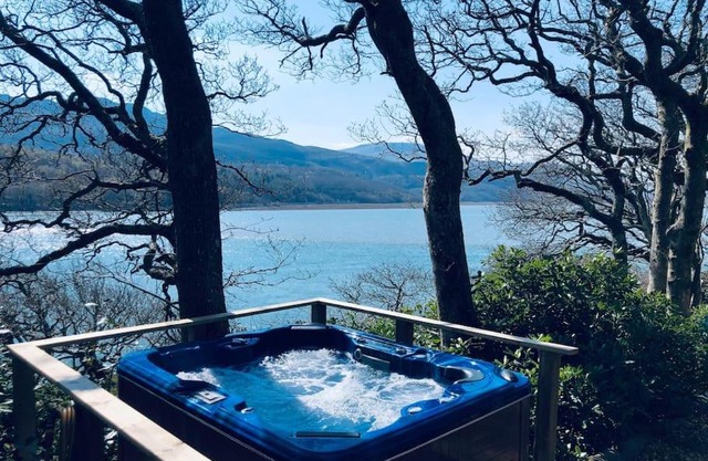 Waterside Cader Cabin with Hot Tub