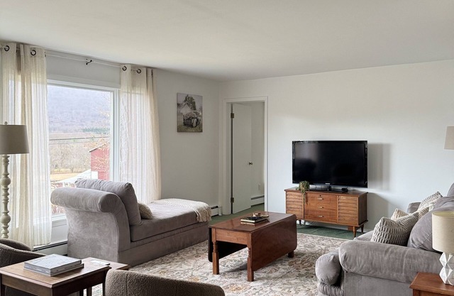 Welcome to Marion Manor: French Country Farmhouse in the Heart of the Catskills!