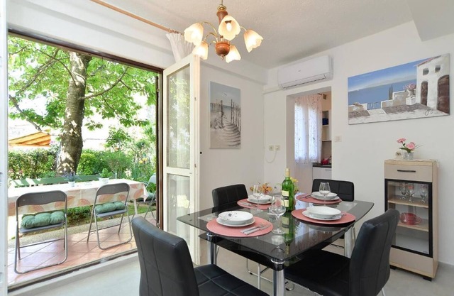 Welcoming apartment with garden