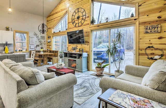 Welcoming Townsend Cabin: Hike, Fish & Relax!