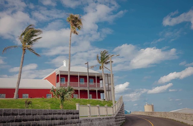 West End Gem | Homestead at Moresby House | Sleeps 9+