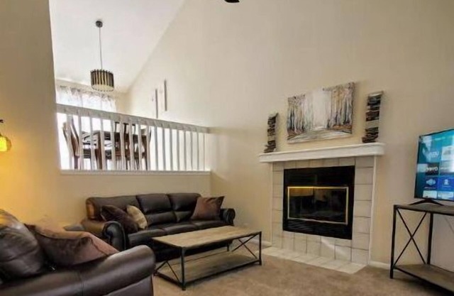 West Omaha Gem Near Trails, Parks & Dining ❤