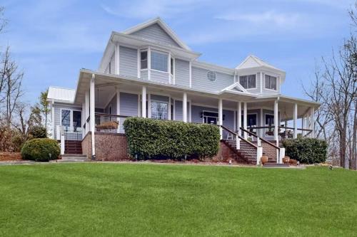 Wethero Ridge Moutain Estate & Hot tub