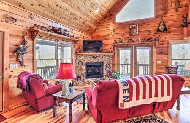 Wheelchair-Accessible Murphy Cabin with Fire Pit!