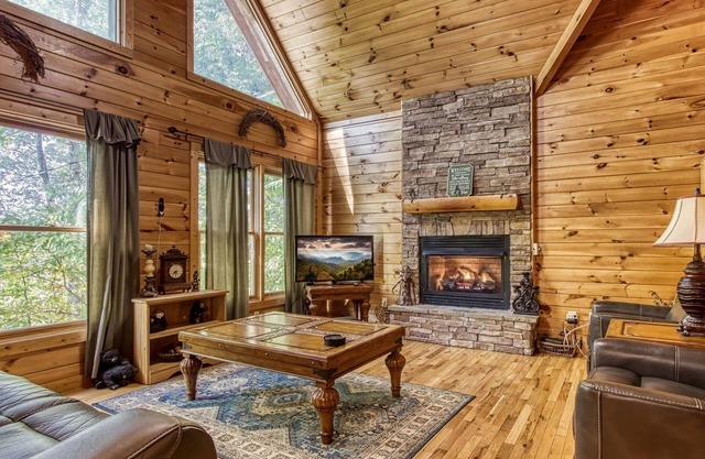 Whispering Oaks - Private Pigeon Forge Getaway.close To Tanger Outlet Shopping 2 Bedroom Cabin by RedAwning