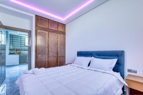 White Majorelle Casa Grande