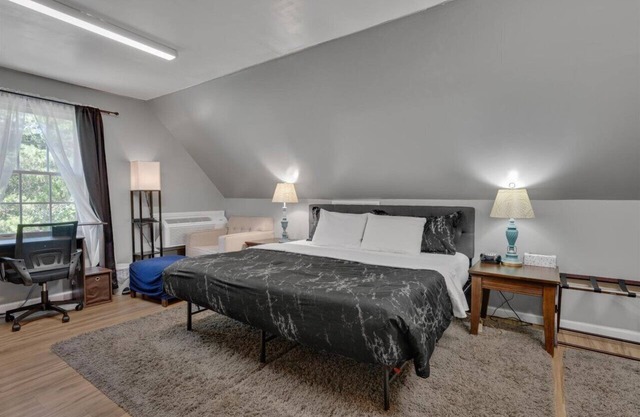 WhiteOak Studio @ Patterson Place/1Gig AT&T Fiber