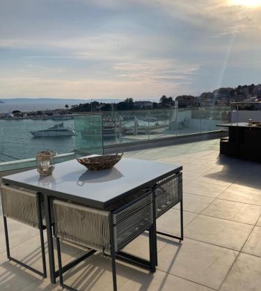 Wide Blue Luxury Boutique Suites