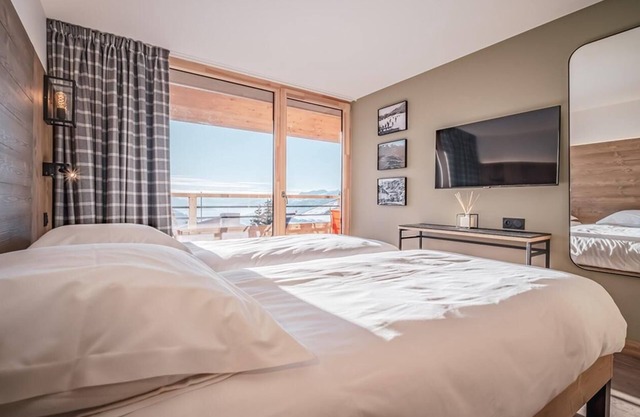 Wifi, 100m from ski slopes, 3rd floor, view valley, swimming pool, sauna, hammam, balcony, tv