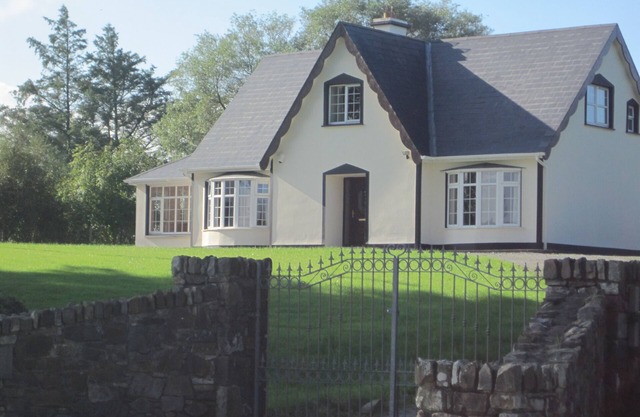 WILD ATLANTIC WAY TARBERT ADARE GOLF Kerrylodge.com.Beach GamesRoom discounts
