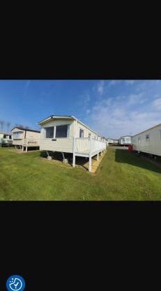 Wilma Retreat, Flower of May