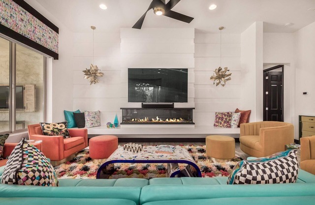 Within Pebblecreek - 2BD+Den Pet Friendly Designers Delight w/Private Pool & Spa!