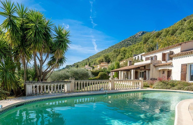 Wonderful private villa for 8 guests with WIFI, private pool, TV, terrace, pets allowed and park...