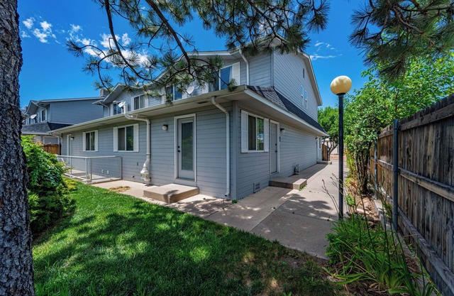 Wonderful townhome with AC in charming Pueblo