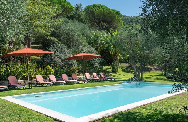 Wonderful villa with A/C, WIFI, private pool, TV, terrace and panoramic view, close to Lucca