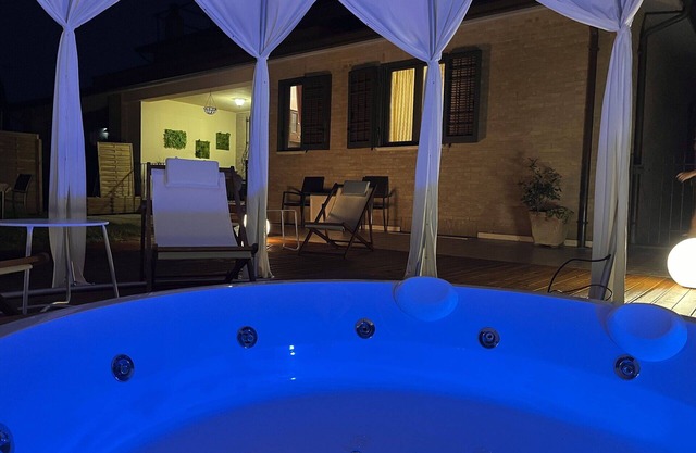 Wonderful villa with A/C, hot tub, sauna, WIFI, TV, patio, pets allowed and panoramic view