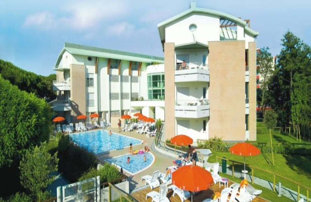 Wow apartment with 2 terraces and private garden