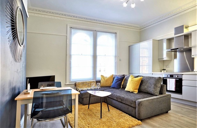 Your Apartment | Bristol The Sunningdale - No.2