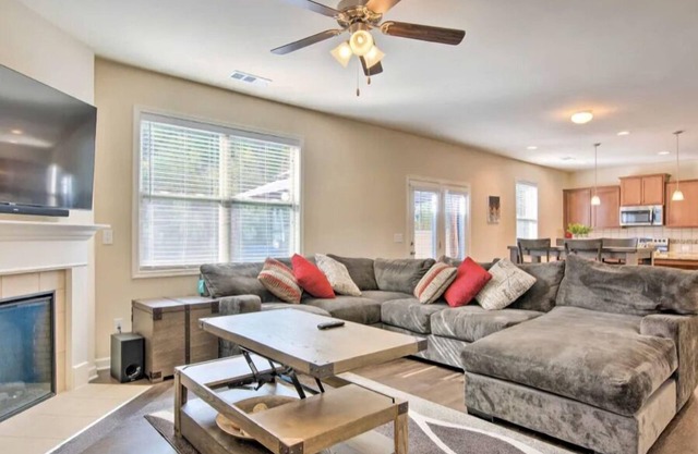 Your Comfort and Cozy Home. Near the Airport