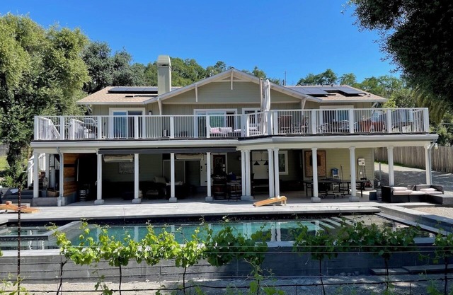 Your own Wine Country resort with pool and Sonoma Mountain View